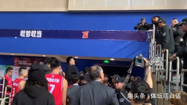  里昂球迷冲突遭联盟重罚  